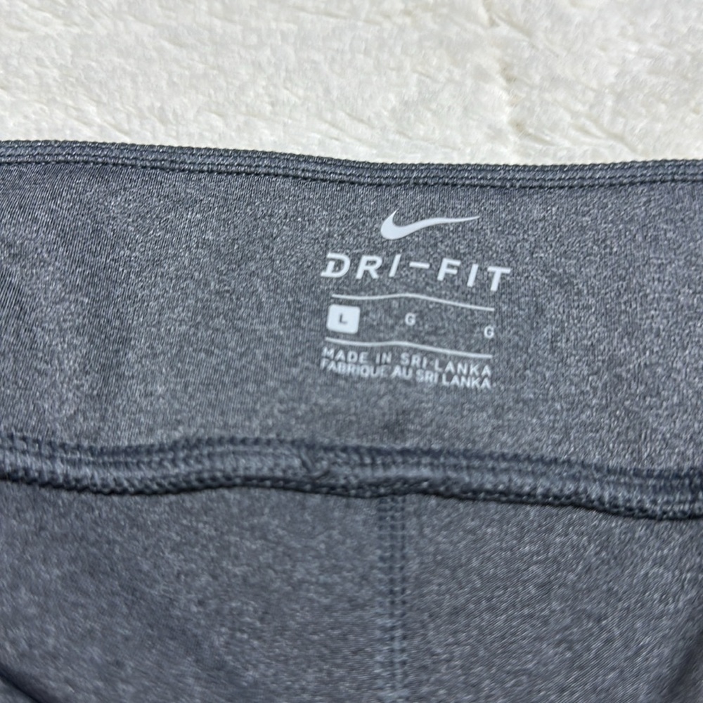 Nike | size large | gray cropped leggings - Picture 6 of 6